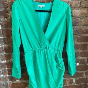 Jennifer Hope green mini dress!